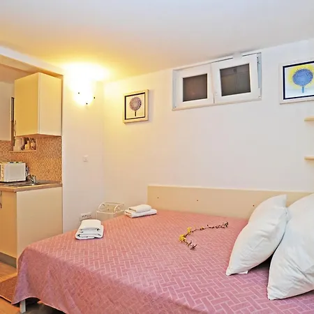 Nika Family - Basic With External Terrace And Sea View A5