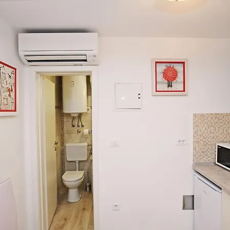 Nika Family - Basic With External Terrace And Sea View A5 Apartament
